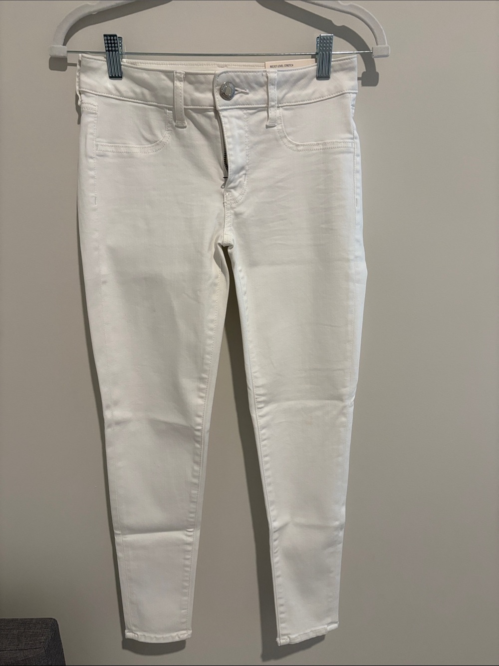 American Eagle Outfitters White Skinny Jeans - Sleek Stretch Fit